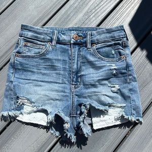 American Eagle Denim Shorts with fun pockets!